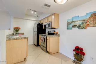 Photo #6: 6165028 Listing