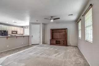 Photo #5: 6165121 Listing