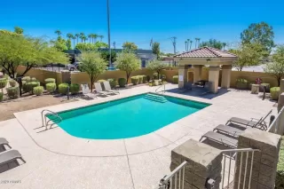 Photo #5: 6165302 Listing