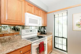 Photo #6: 6165303 Listing