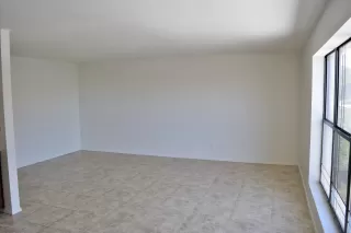 Photo #6: 6165418 Listing