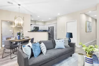 Photo #2: 6165630 Listing 