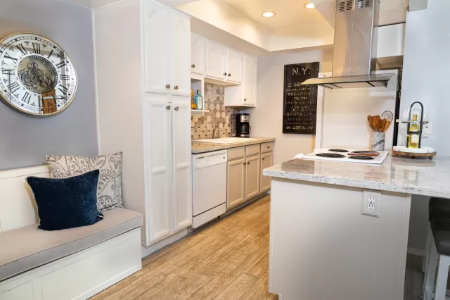 MLS: 6165932 Condo For Sale