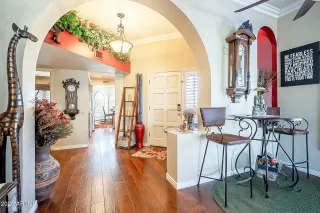 Photo #5: 6165945 Listing 