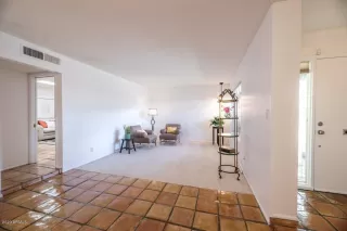 Photo #3: 6166396 Listing