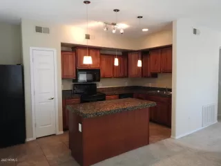 Photo #5: 6166897 Listing 