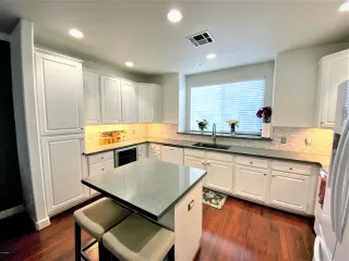 Photo #4: 6166960 Listing