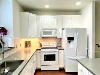 Photo #5: 6166960 Listing