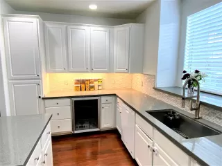 Photo #6: 6166960 Listing