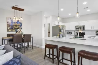 Photo #5: 6167051 Listing