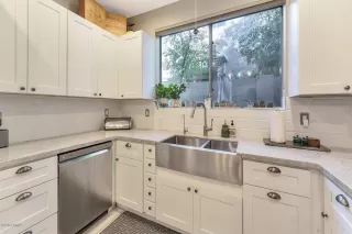 Photo #6: 6167143 Listing