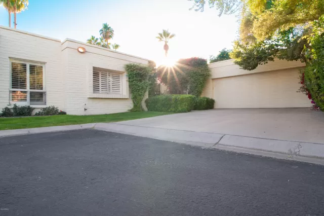 MLS: 6167274 Condo For Sale