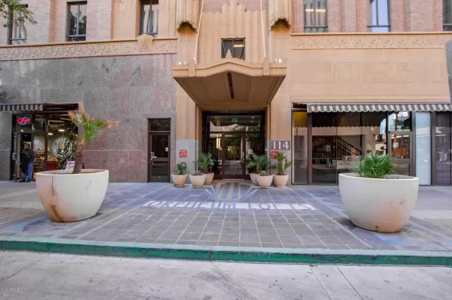 MLS: 6167292 Condo For Sale