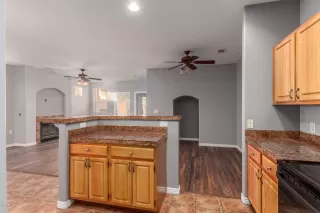 Photo #6: 6168267 Listing