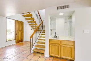 Photo #5: 6168327 Listing