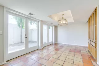 Photo #6: 6168327 Listing