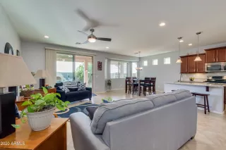 Photo #6: 6169023 Listing 