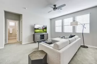 Photo #5: 6169030 Listing