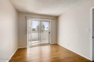 Photo #5: 6169600 Listing 