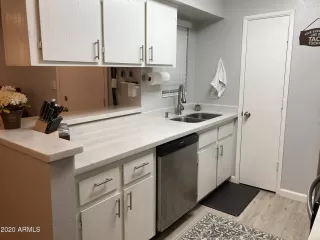 Photo #5: 6169870 Listing