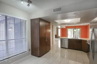 Photo #5: 6169910 Listing 