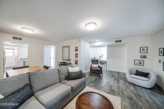 Photo #5: 6169948 Listing 