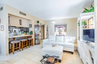 Photo #2: 6170240 Listing