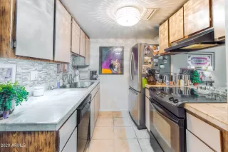 Photo #5: 6170240 Listing