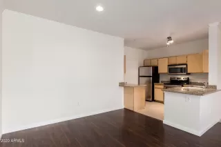 Photo #6: 6170359 Listing