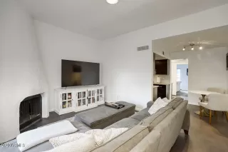 Photo #2: 6170683 Listing