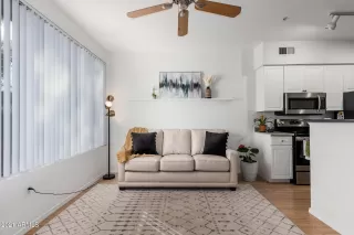 Photo #3: 6170999 Listing