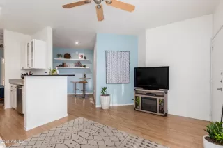 Photo #4: 6170999 Listing