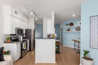 Photo #5: 6170999 Listing