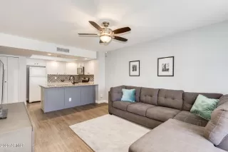 Photo #4: 6171187 Listing