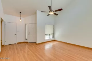 Photo #5: 6171812 Listing