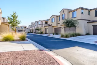 Photo #2: 6171899 Listing