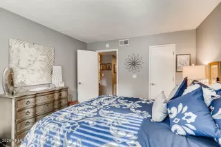 Photo #6: 6172295 Listing