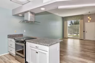 Photo #5: 6172745 Listing