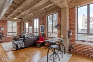 Photo #5: 6172952 Listing