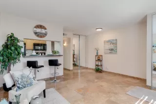 Photo #3: 6173184 Listing