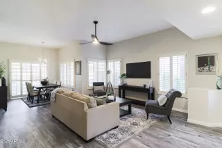 Photo #6: 6173862 Listing