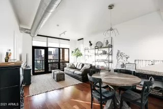 Photo #5: 6174417 Listing