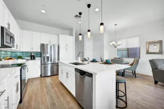 Photo #6: 6174573 Listing