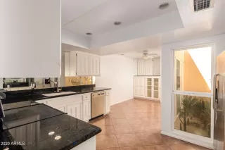 Photo #4: 6175117 Listing