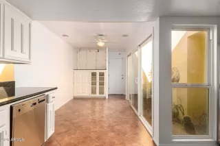 Photo #5: 6175117 Listing