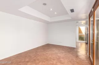 Photo #6: 6175117 Listing