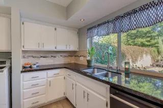 Photo #5: 6175401 Listing