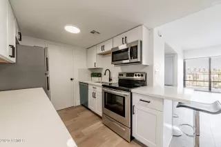 Photo #4: 6175733 Listing