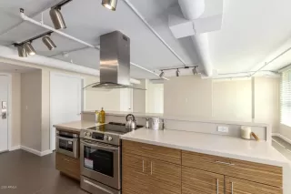 Photo #5: 6175815 Listing