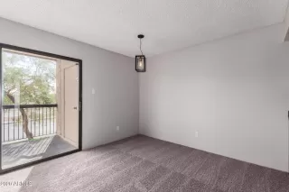 Photo #6: 6175905 Listing